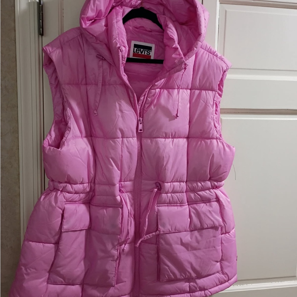 Levi's Women's Light Pink Puffer Vest - Picture 4 of 5